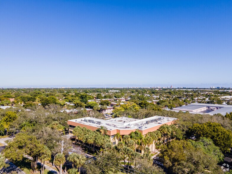 More Photos Of 300 Lock Rd, Deerfield Beach Office For Lease