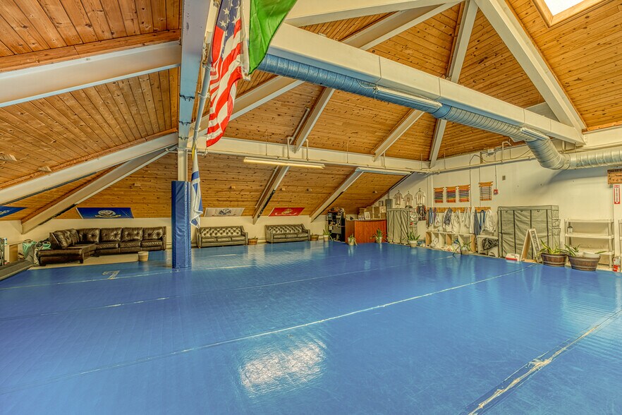 More Photos Of 45 Hanover St, Lebanon Restaurant For Lease