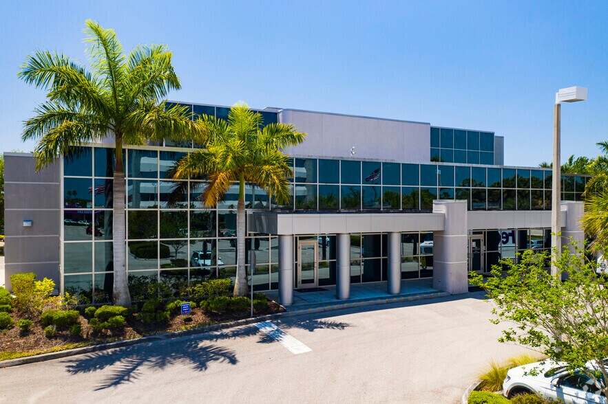 More Photos Of 12381 S Cleveland Ave, Fort Myers Unknown For Lease