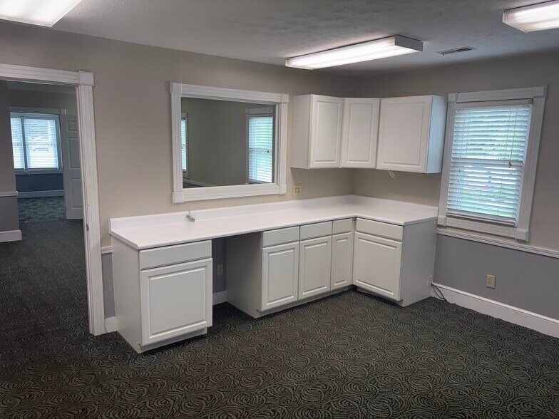 More Photos Of 25 E Central Ave, Springboro Office For Lease