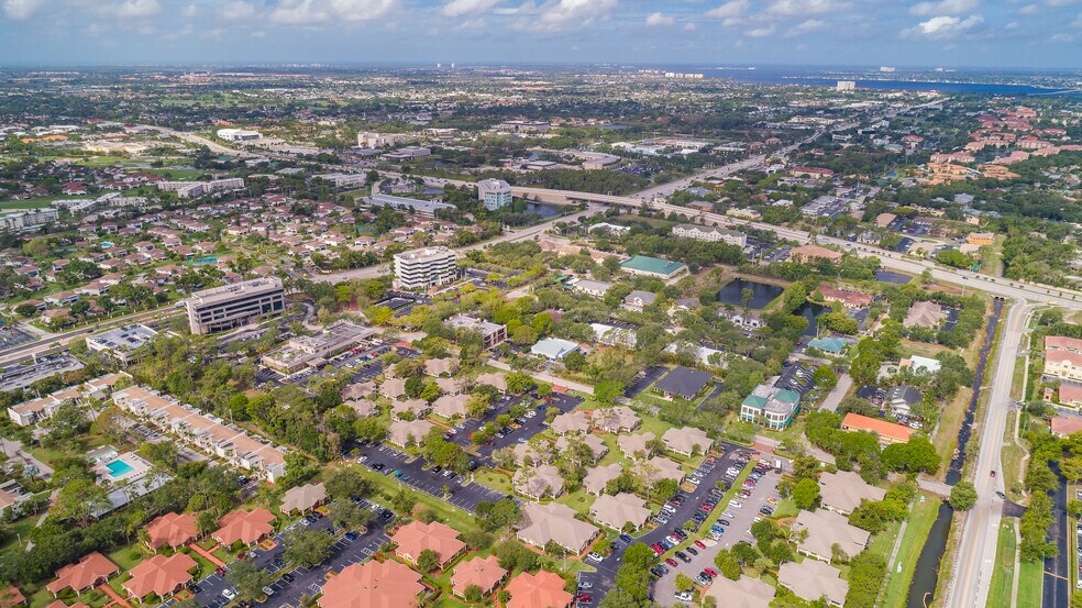 More Photos Of 12553 New Brittany Blvd, Fort Myers Coworking Space
