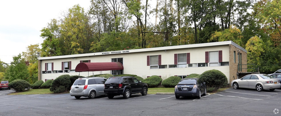 More Photos Of 21 N Plank Rd, Newburgh Office For Lease