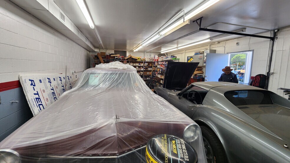 More Photos Of 1221 W Magnolia Blvd, Burbank Auto Repair For Sale