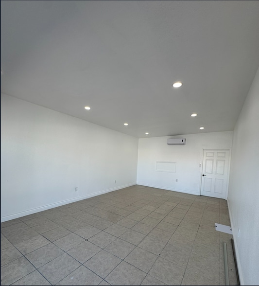 More Photos Of 5570-5578 Mission Blvd, Jurupa Valley Storefront For Lease