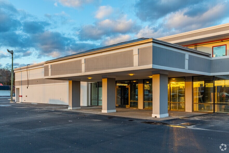 More Photos Of 803 N 2nd St, Clarksville Apartments For Lease