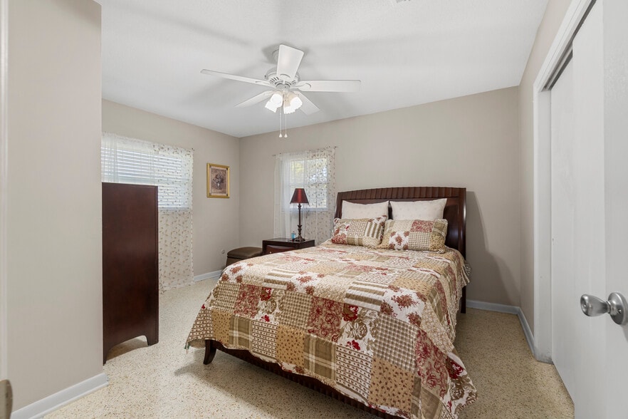 More Photos Of 207 W Wheeler Rd, Seffner Assisted Living For Sale