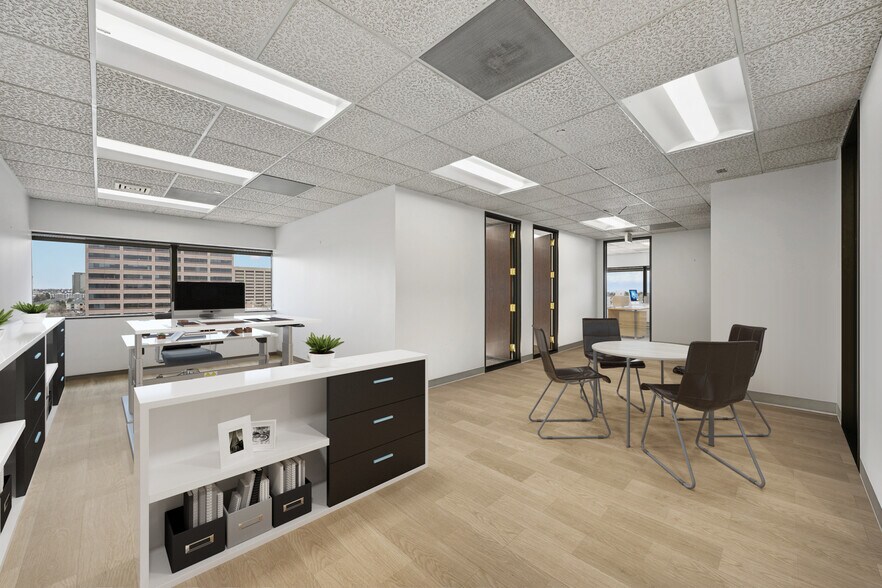 More Photos Of 425 S Cherry St, Glendale Office For Lease
