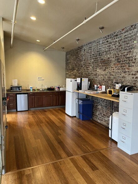 More Photos Of 3200-3220 1st Ave S, Seattle Office For Lease