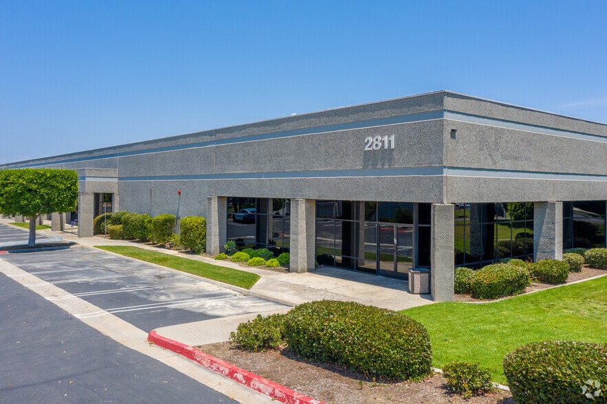 Primary Photo Of 2811 La Mirada Dr, Vista Manufacturing For Lease