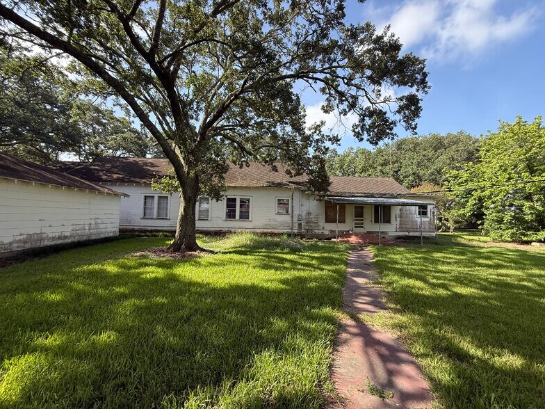 More Photos Of 525 Olede Devillier Road, Winnie Land For Sale