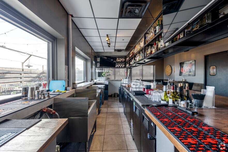 More Photos Of 7111 E Thomas Rd, Scottsdale Restaurant For Lease