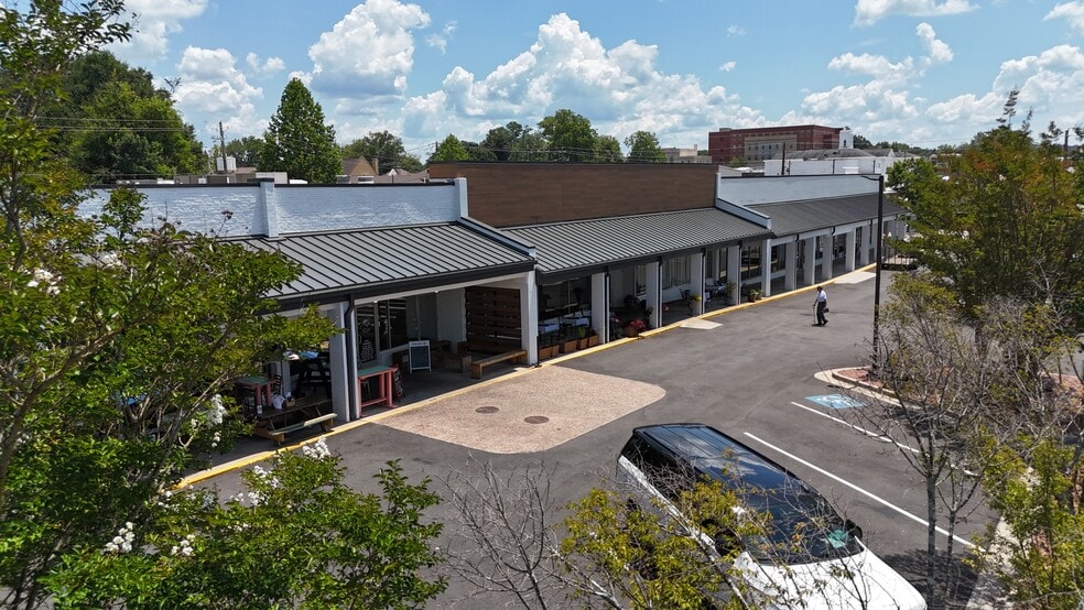 More Photos Of 415 Rome St, Carrollton Unknown For Lease