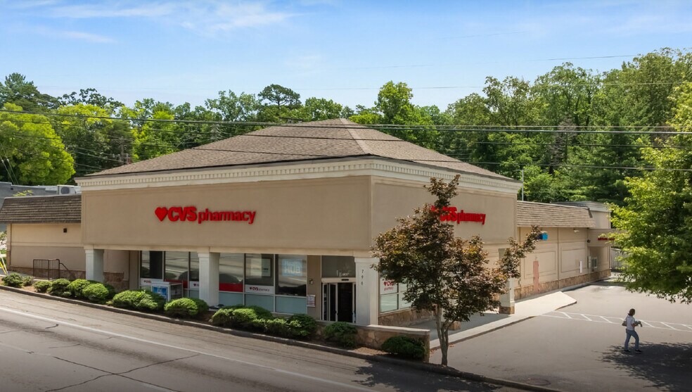 Primary Photo Of 796 Ridgeway Ave, Signal Mountain Drugstore For Sale