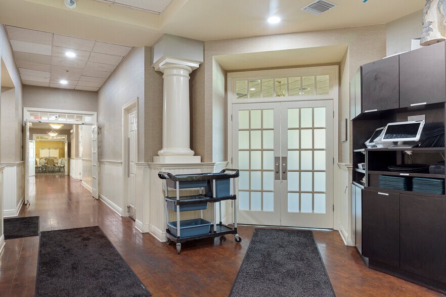 More Photos Of 4550 Golf Club Ln, Spring Hill Golf Course Driving Range For Sale