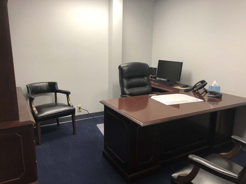 More Photos Of 1206 Laskin Rd, Virginia Beach Office For Lease