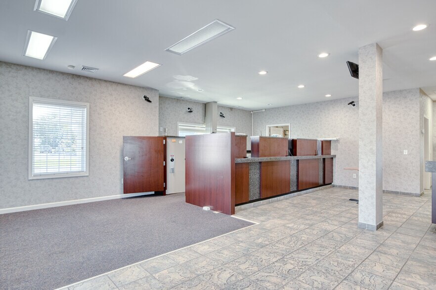 More Photos Of 2145 Roanoke St SE, Christiansburg Bank For Sale