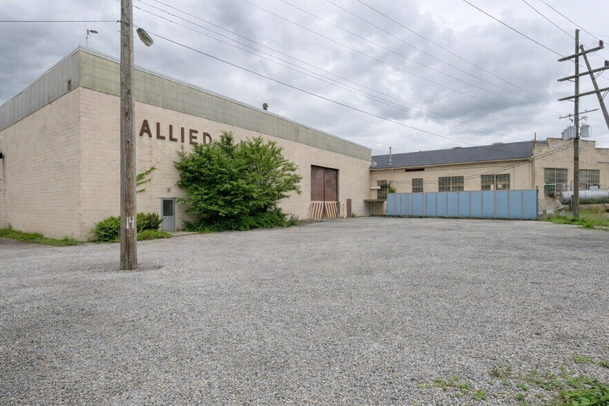 More Photos Of 120 Graham St, Zanesville Warehouse For Sale