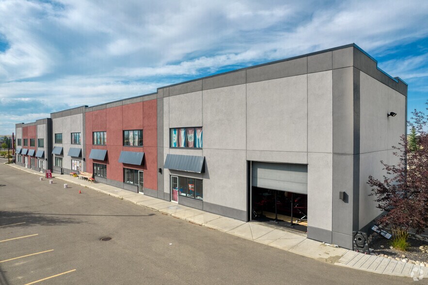 More Photos Of 28 Gateway Dr NE, Airdrie Service For Lease