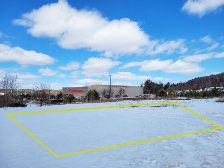More Photos Of 312 Hastings St N, Bancroft Land For Lease