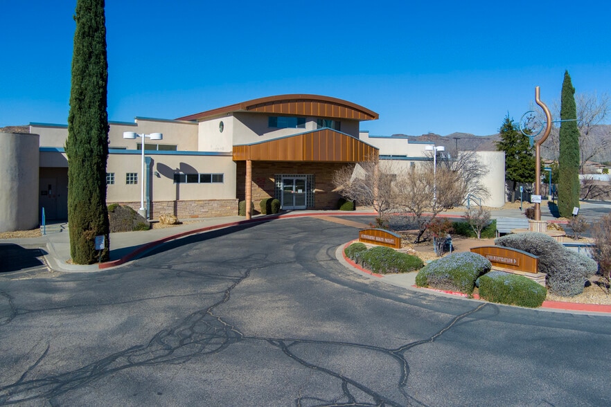 Primary Photo Of 1741 Sycamore Ave., Kingman Healthcare For Sale