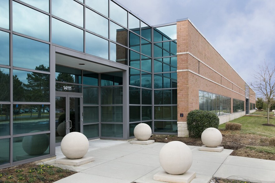 More Photos Of 14111 Park Meadow Dr, Chantilly Light Distribution For Lease