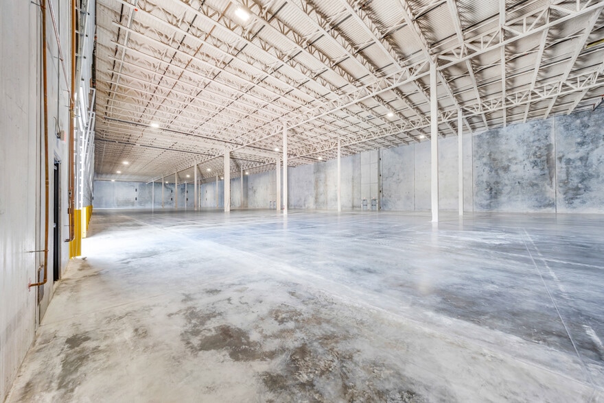 More Photos Of 14101 NW 112th Ave, Hialeah Gardens Warehouse For Lease