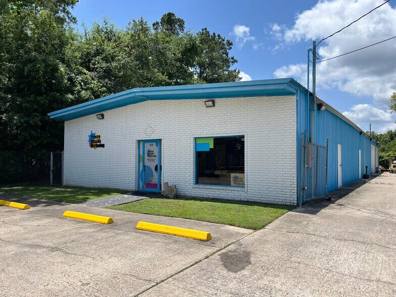Primary Photo Of 1010 Rayford Rd, Spring Warehouse For Sale