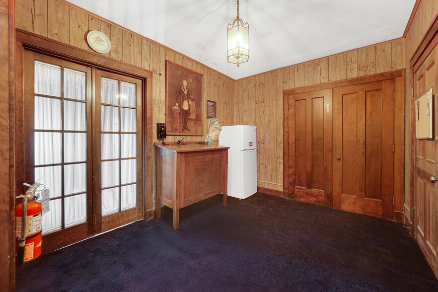 More Photos Of 512 Temple St, Whiting Specialty For Sale