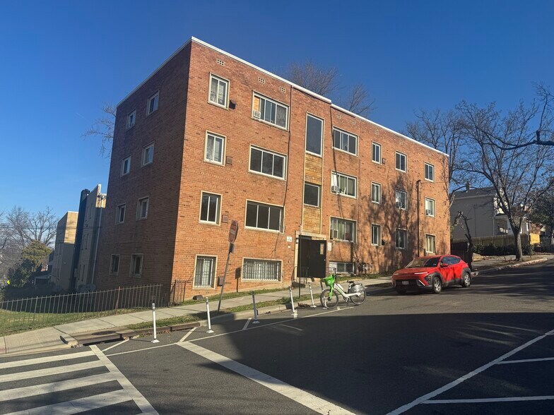 More Photos Of , Washington Multifamily For Sale