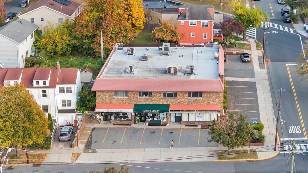 More Photos Of 824 N Broad Ave, Ridgefield General Retail For Sale