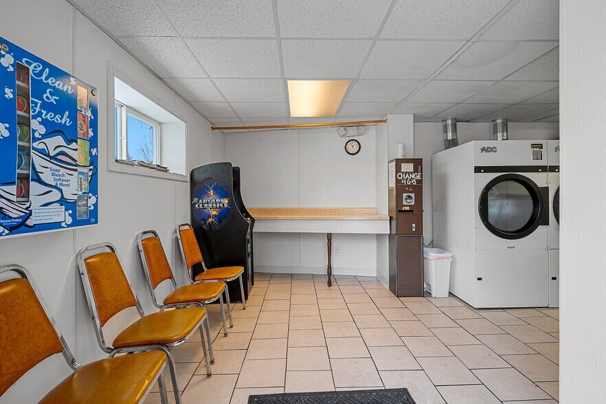 More Photos Of 326 Main St, Wausaukee Bowling Alley For Sale