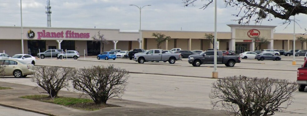 More Photos Of 126-190 Gateway, Beaumont Unknown For Lease