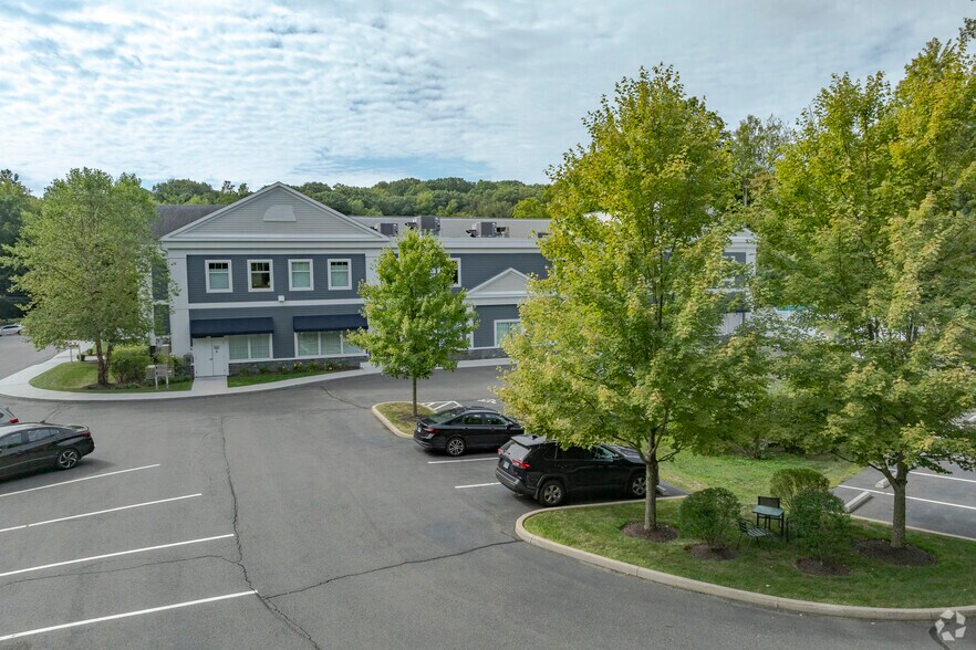 More Photos Of 164 Mount Pleasant Rd, Newtown Medical For Lease