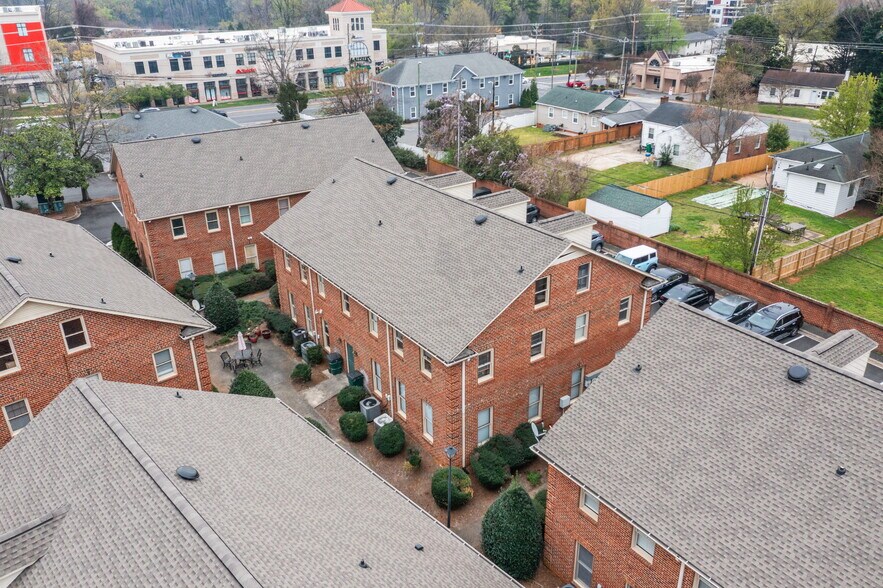 More Photos Of 4728 Park Rd, Charlotte Coworking Space