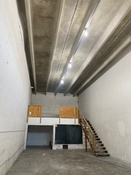 More Photos Of 1209 Gateway Rdg, Lake Park Warehouse For Sale