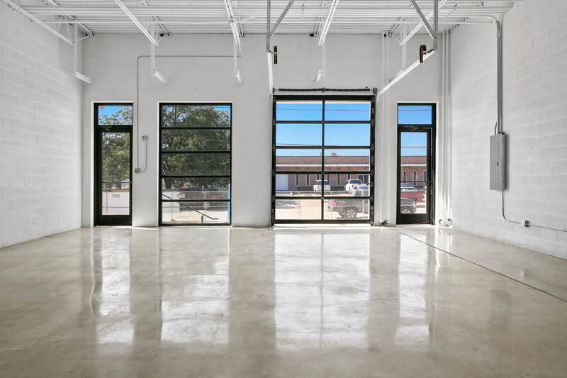 More Photos Of 4744 Gretna St, Dallas Showroom For Lease