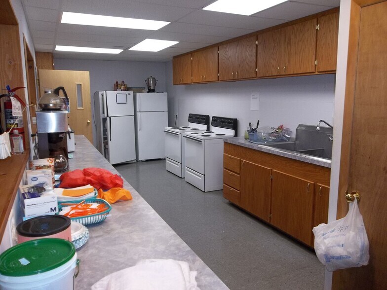 More Photos Of 1390 35th Pkwy Pky, Chanute Religious Facility For Sale