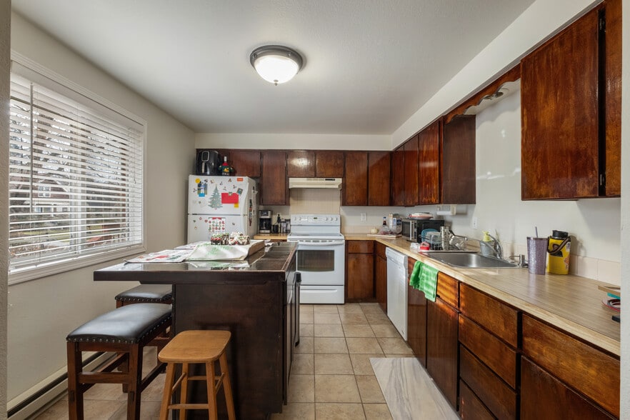 More Photos Of 1723 E 13th Ave, Spokane Apartments For Sale