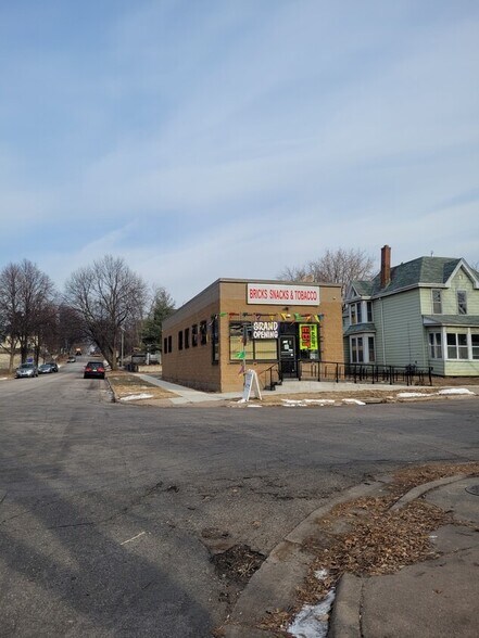 Primary Photo Of 879 Fremont Ave, Saint Paul Freestanding For Sale