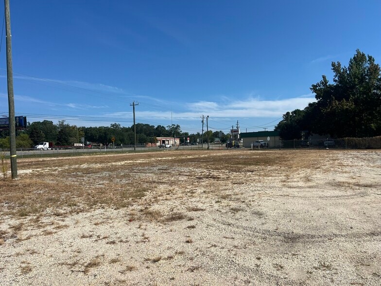 More Photos Of 8653 Pensacola Blvd, Pensacola Freestanding For Lease