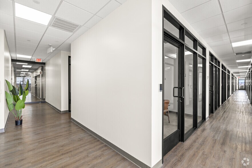 More Photos Of 5751 Kroger Dr, Fort Worth Office For Lease