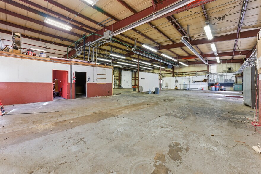 More Photos Of 24 Elise St, Westfield Flex For Lease