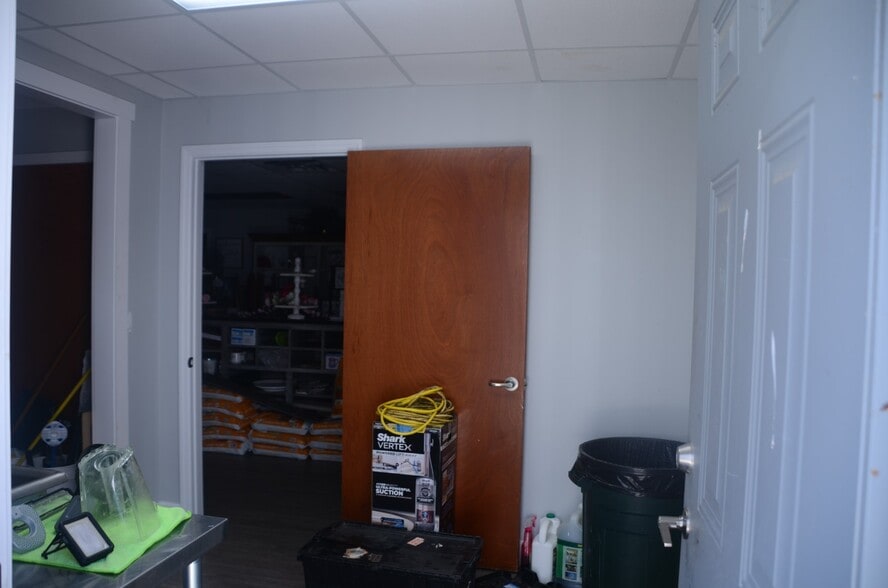 More Photos Of 2270 Pelham Rd S, Jacksonville Flex For Sale