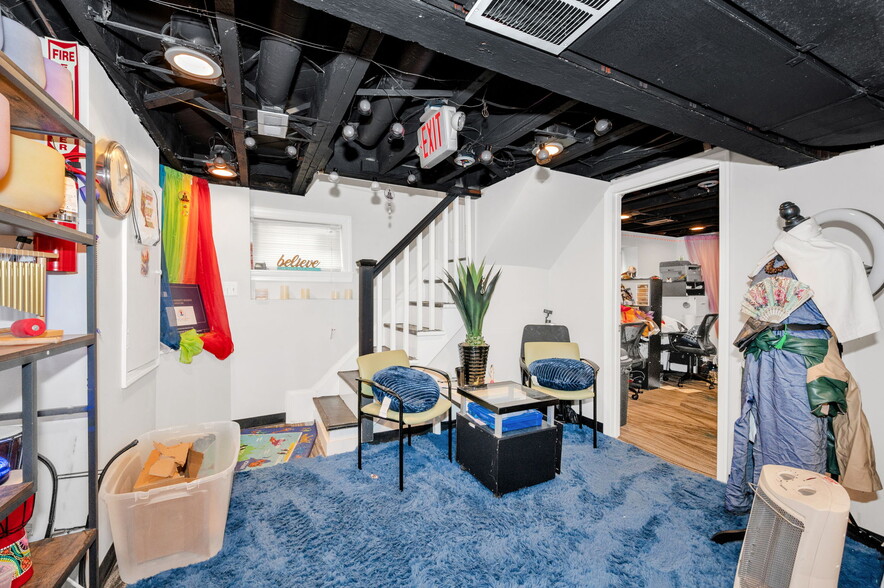 More Photos Of 4920 Belair Rd, Baltimore Office For Sale