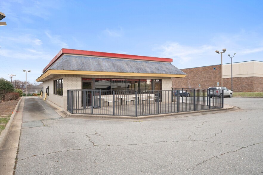 More Photos Of 120 Kapp St, Dobson General Retail For Sale