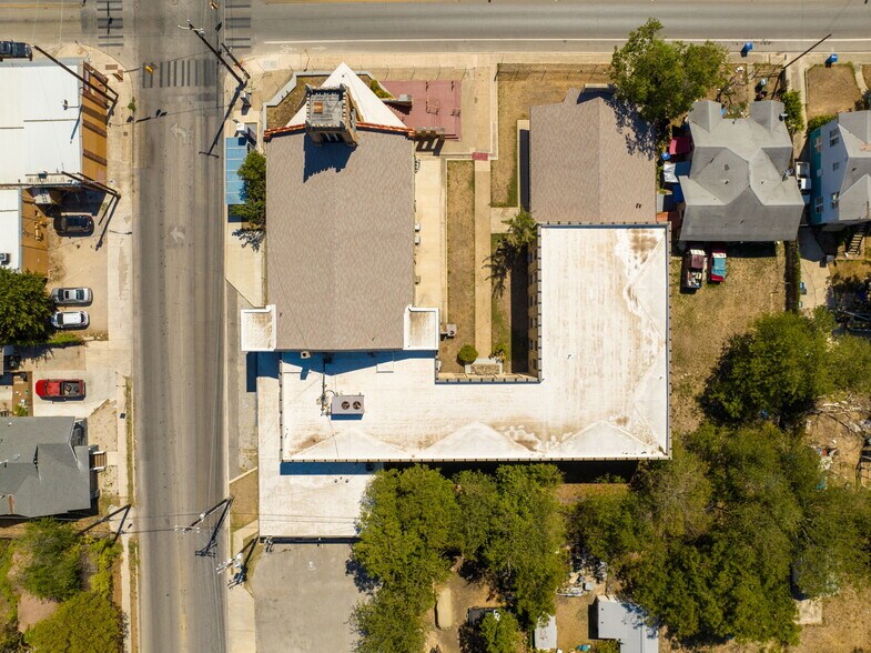 More Photos Of 1701 W Woodlawn Ave, San Antonio Religious Facility For Sale