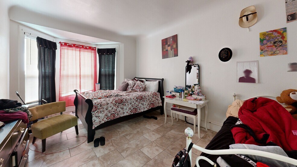 More Photos Of 315 25th St, Richmond Apartments For Sale