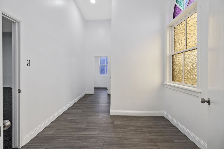 More Photos Of 401 W Lerdo Hwy, Shafter Religious Facility For Sale