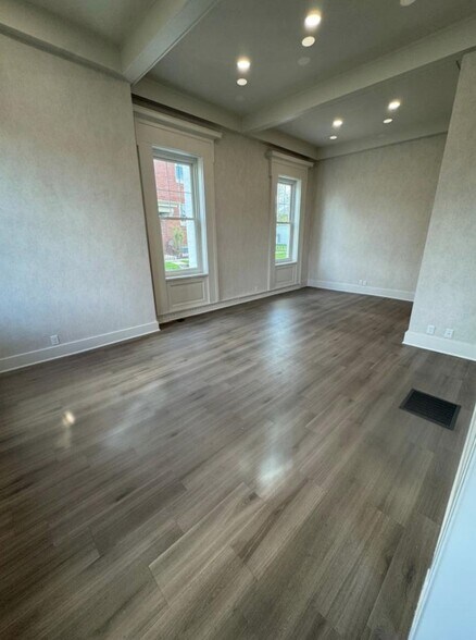 More Photos Of 121 N Wayne St, Saint Marys Office For Lease
