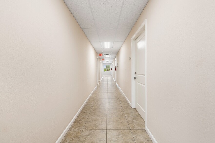 More Photos Of 255 Commercial Blvd, Lauderdale By The Sea Storefront Retail Office For Lease